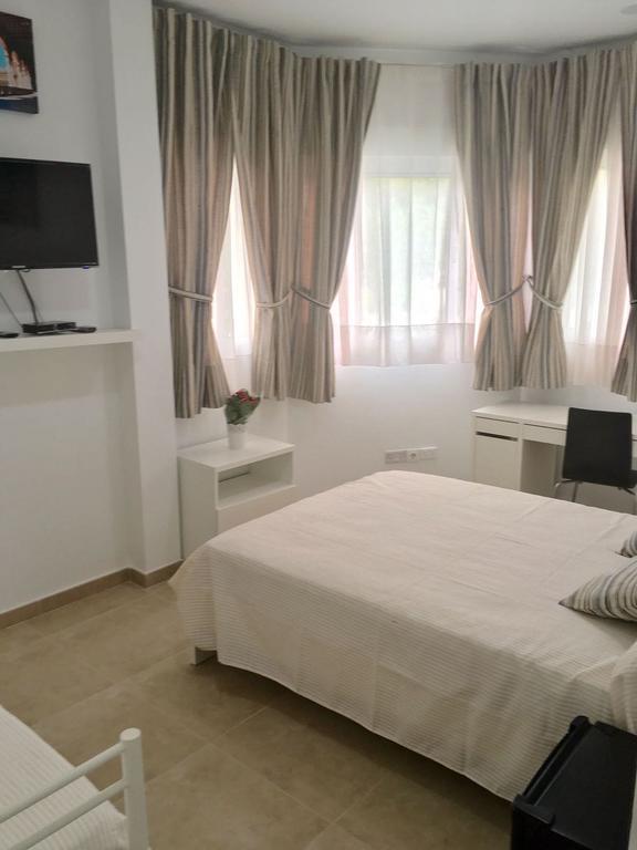 Sunnylivings Hotel Севиля Екстериор снимка