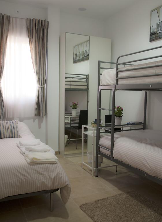 Sunnylivings Hotel Севиля Екстериор снимка