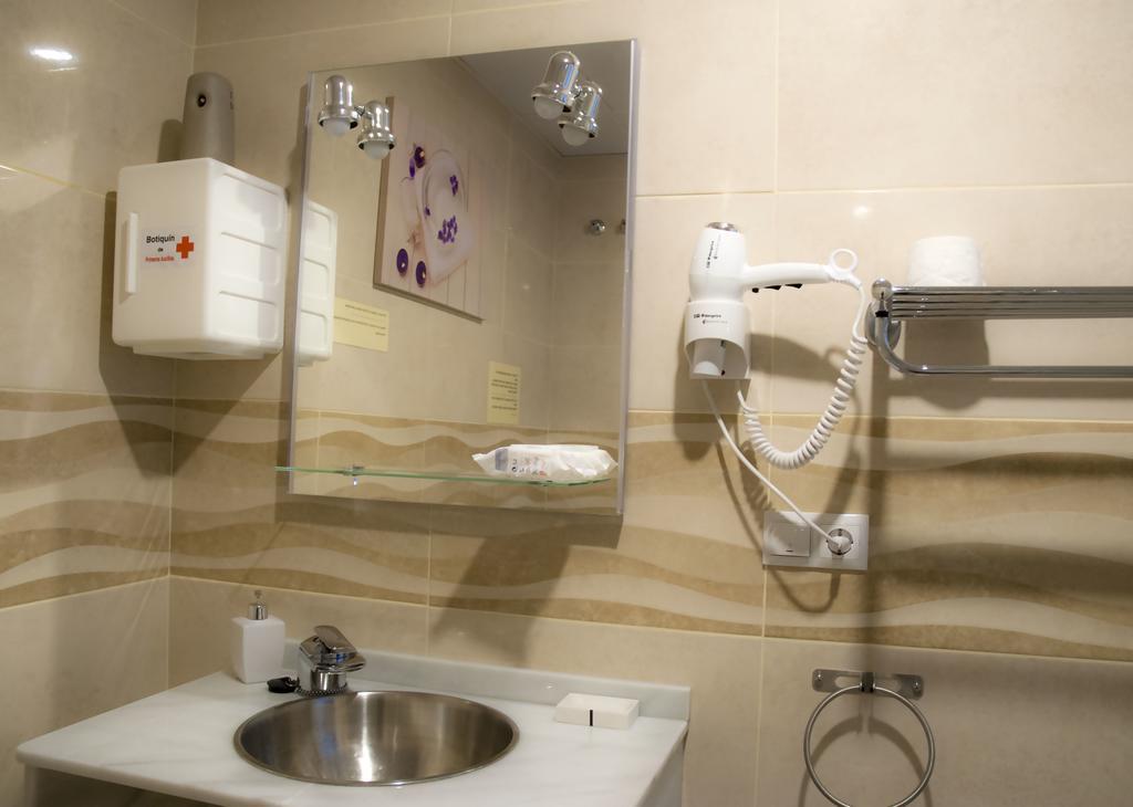 Sunnylivings Hotel Севиля Екстериор снимка