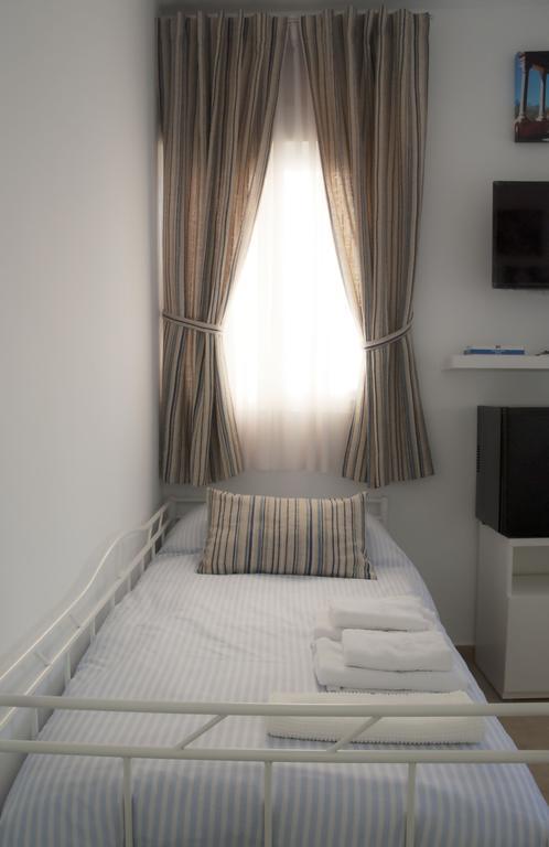 Sunnylivings Hotel Севиля Екстериор снимка
