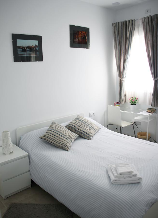 Sunnylivings Hotel Севиля Екстериор снимка