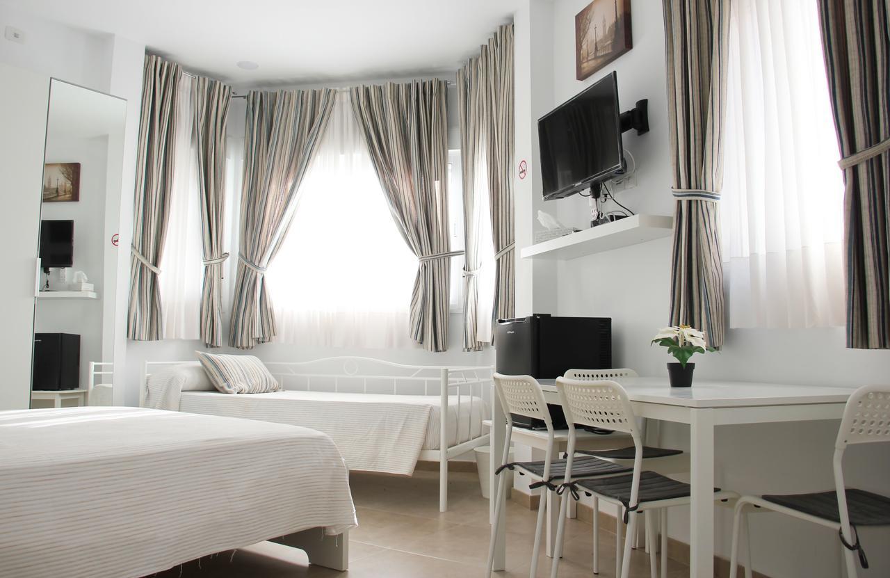 Sunnylivings Hotel Севиля Екстериор снимка