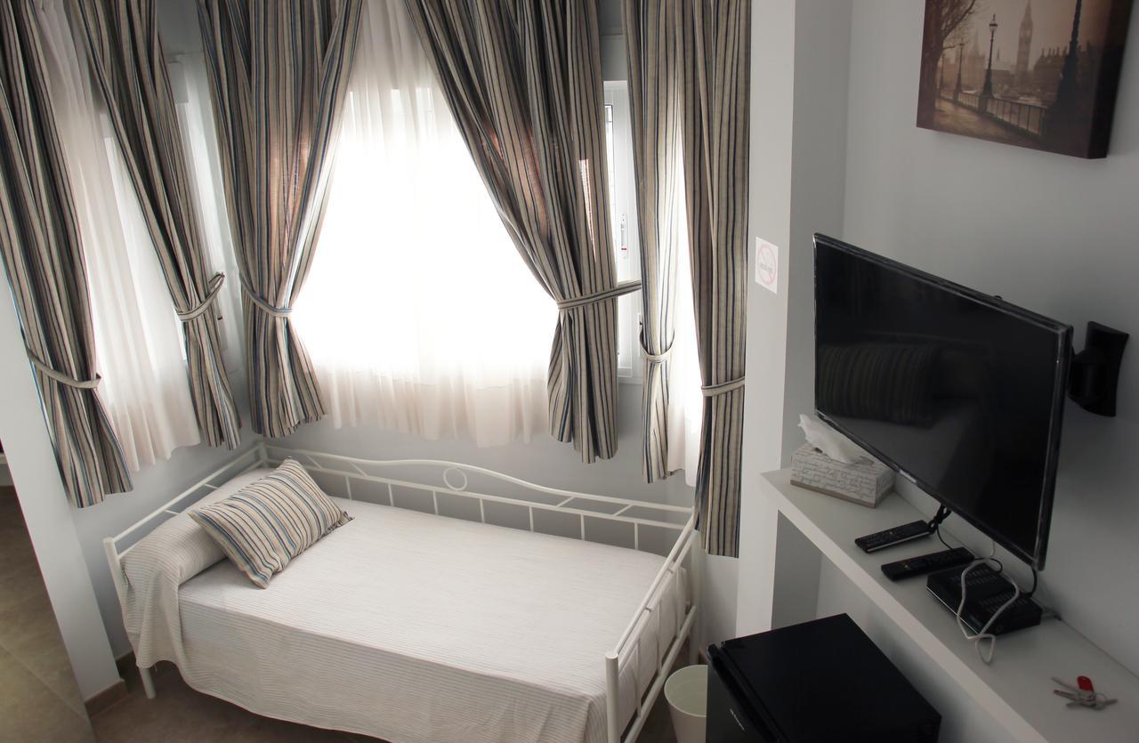 Sunnylivings Hotel Севиля Екстериор снимка